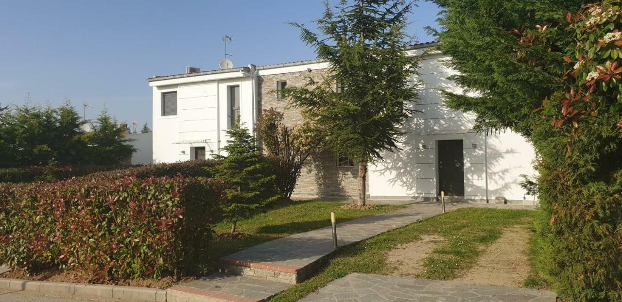 Sunny Sani Luxury Villas מראה חיצוני תמונה